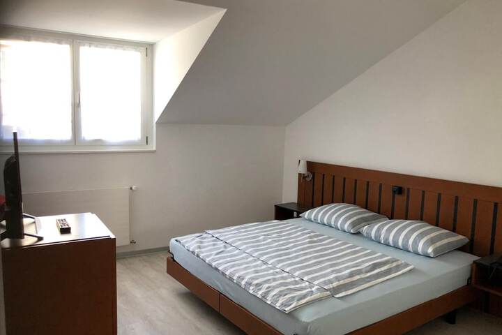 Room 14 of 38