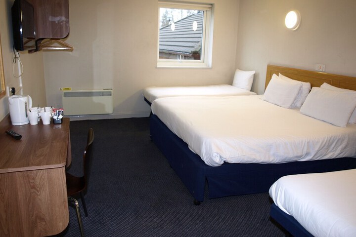 Room 98 of 236