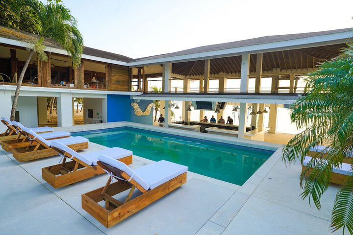 Pool 93 of 124