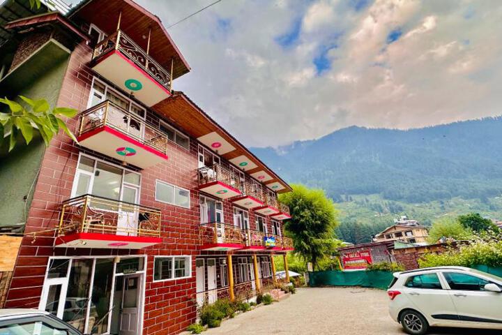 Hotel Manu Vatika near Mall Road Manali