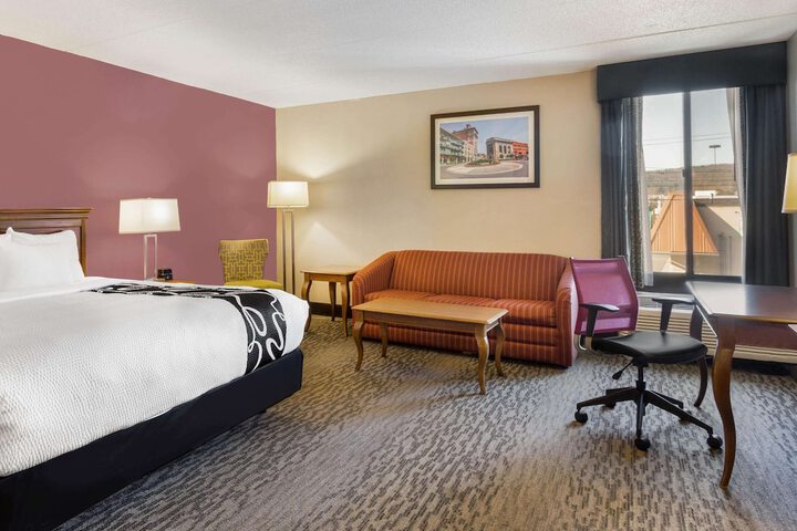 1 King Bed (1 of 3)