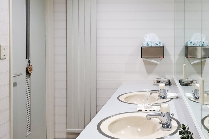 Clean Restrooms