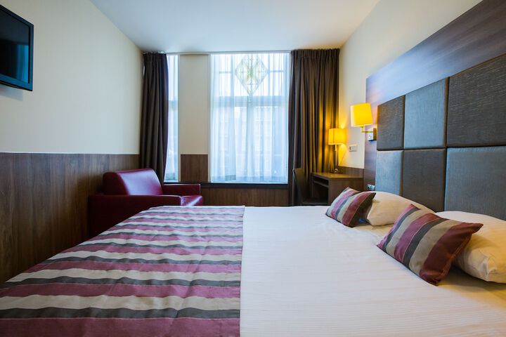 Room 10 of 44
