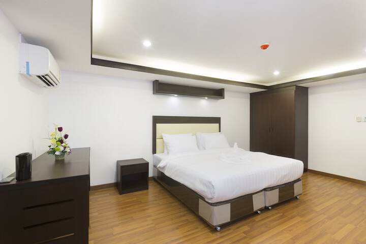 Room 15 of 34