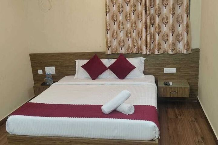 Room 6 of 15