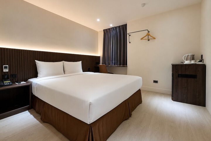 Room 103 of 160