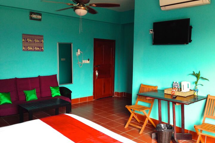 Room 21 of 37