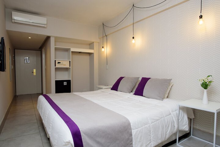 Room 11 of 28