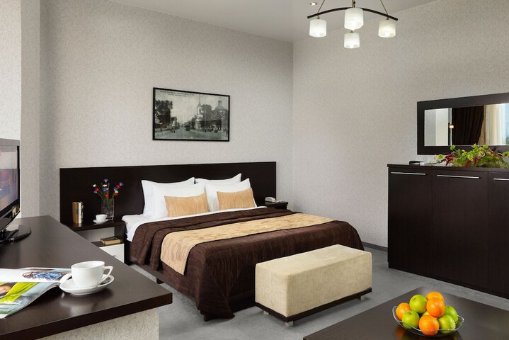 Room 12 of 64