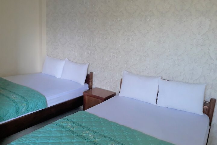 Room 9 of 37