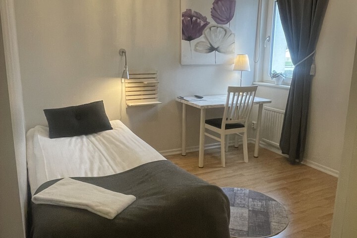 Room 8 of 24