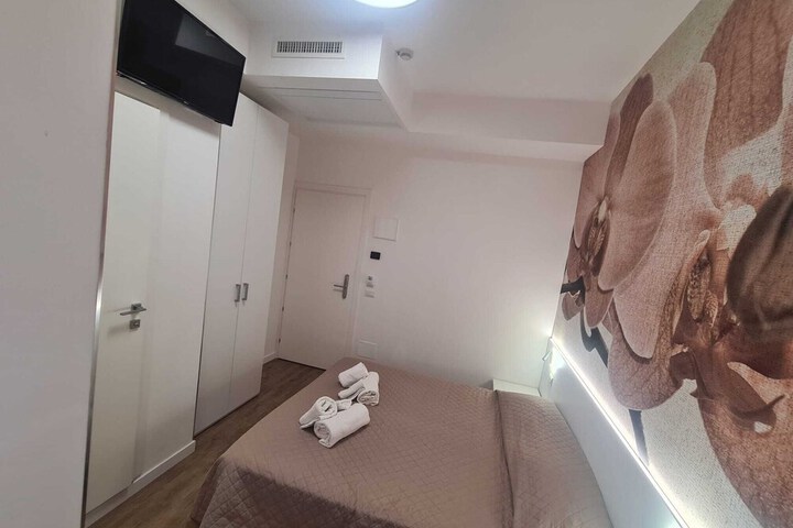 Room 17 of 42