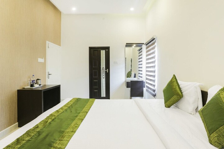 Room 6 of 23