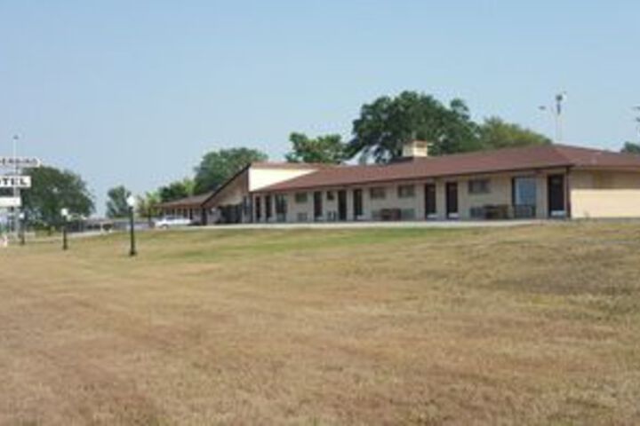 Photo of Thunderbird Motel