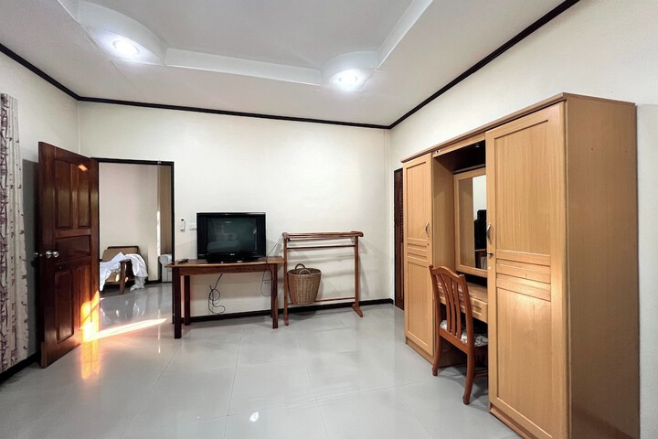 Room 5 of 85
