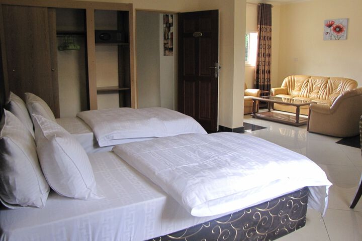 Room 9 of 35