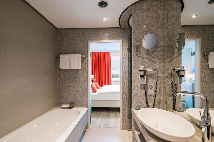 Room 21 of 47