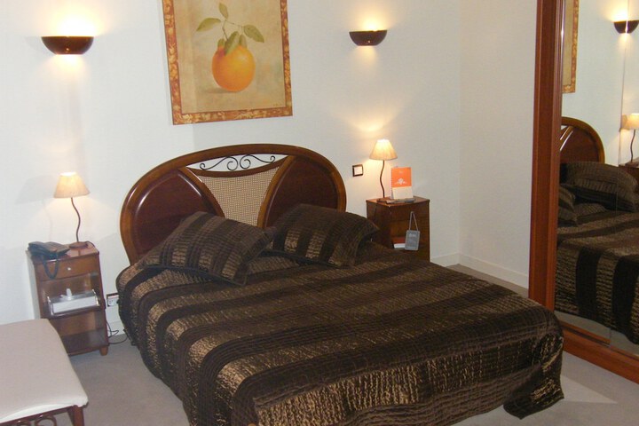 Room 2 of 15