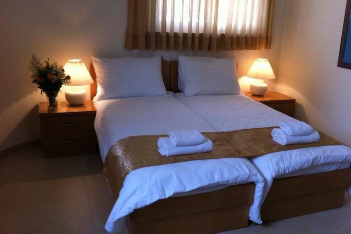 Room 4 of 50