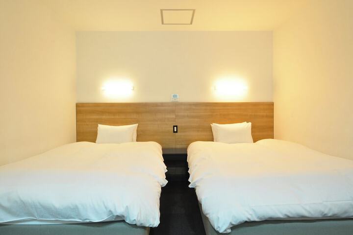 Room 9 of 22