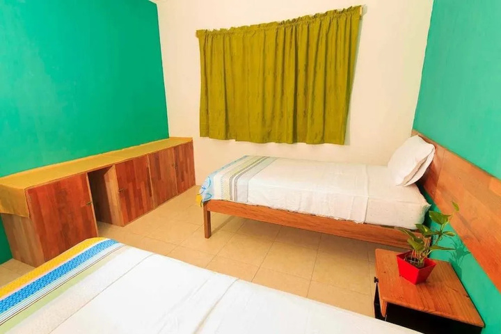 Room 6 of 13