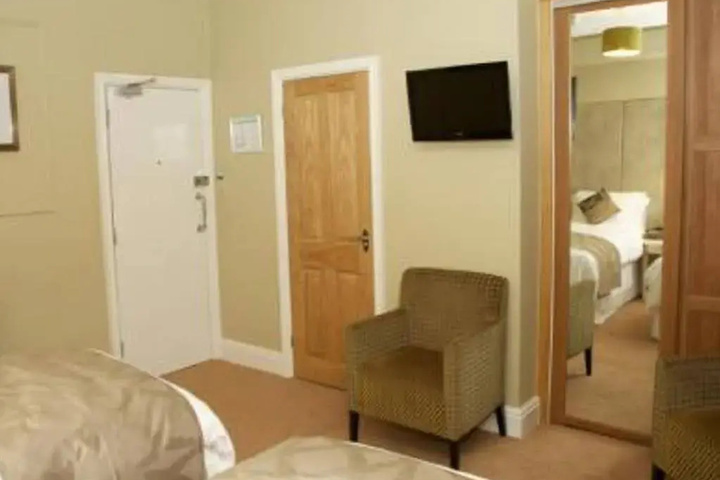 Room 2 of 14