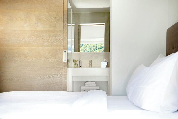 Room 25 of 84