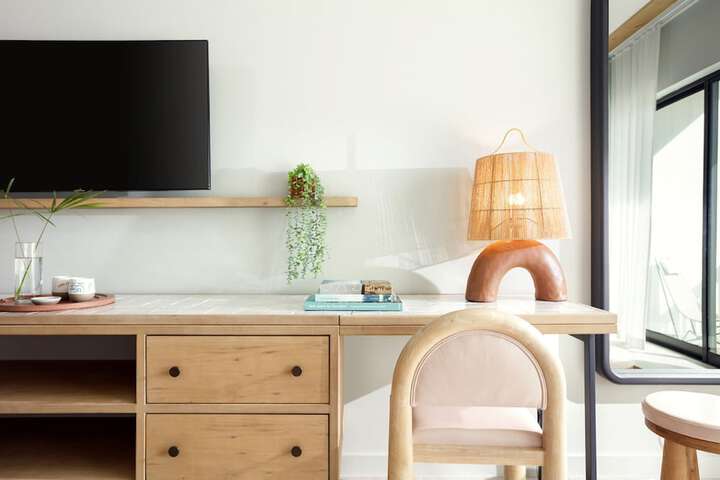 Room 8 of 206