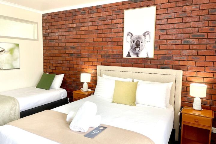 Room 32 of 62