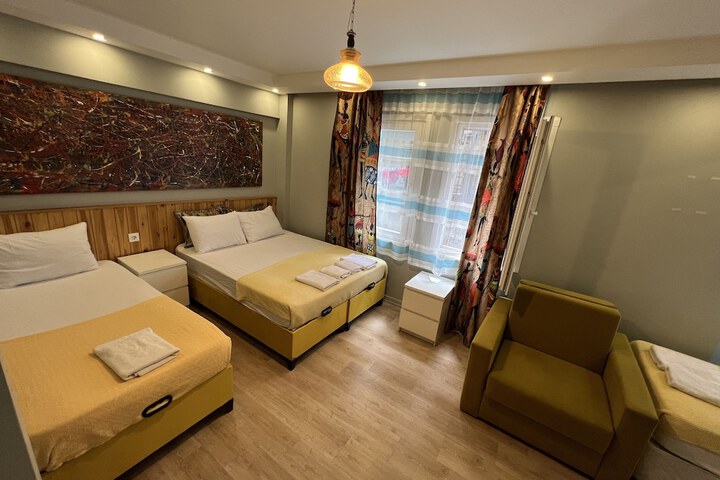 Room 9 of 23