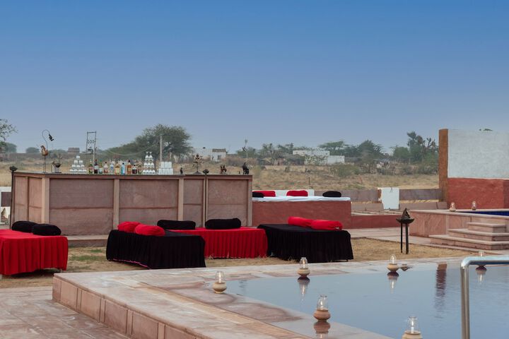 Hotel with Pool