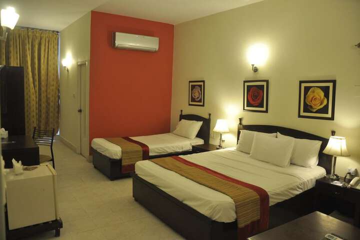 Room 10 of 22