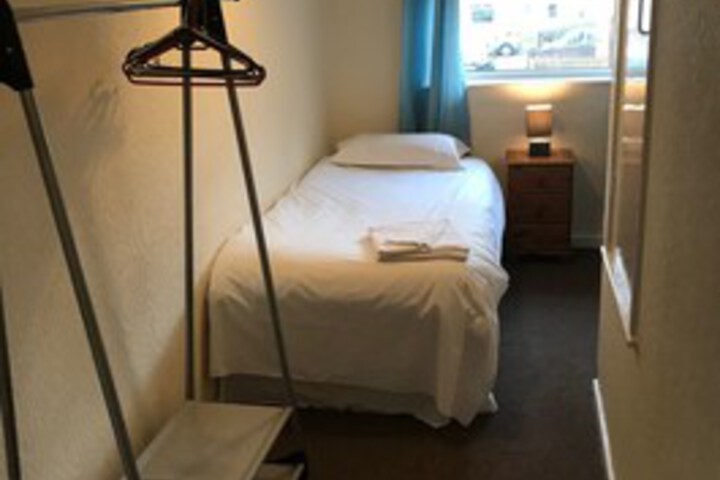 Room 10 of 24