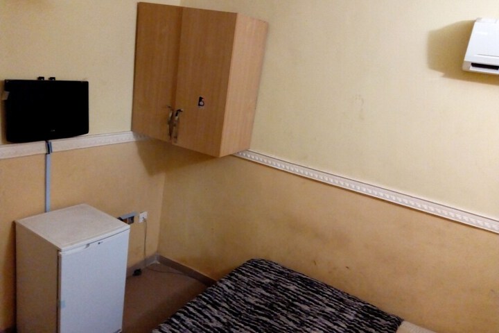 Room 11 of 38