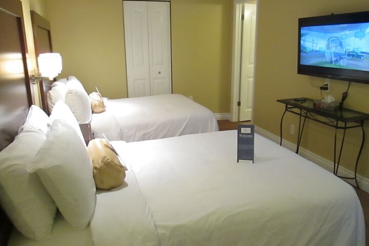 Deluxe 2 Queen Beds (38 of 39)
