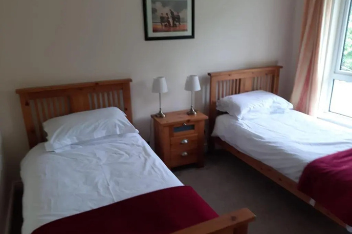 Room 2 of 6