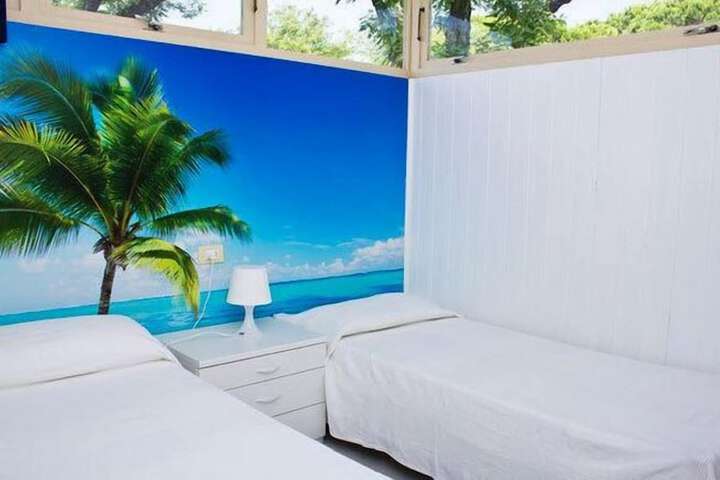 Room 2 of 20