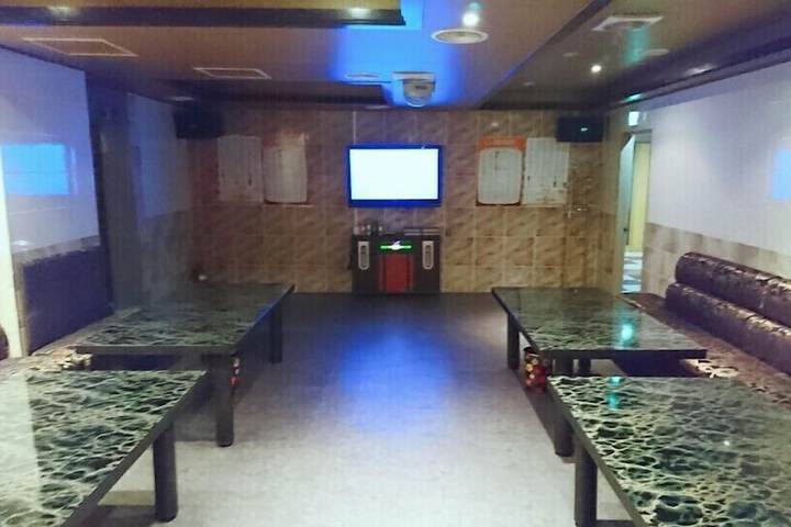 Karaoke room