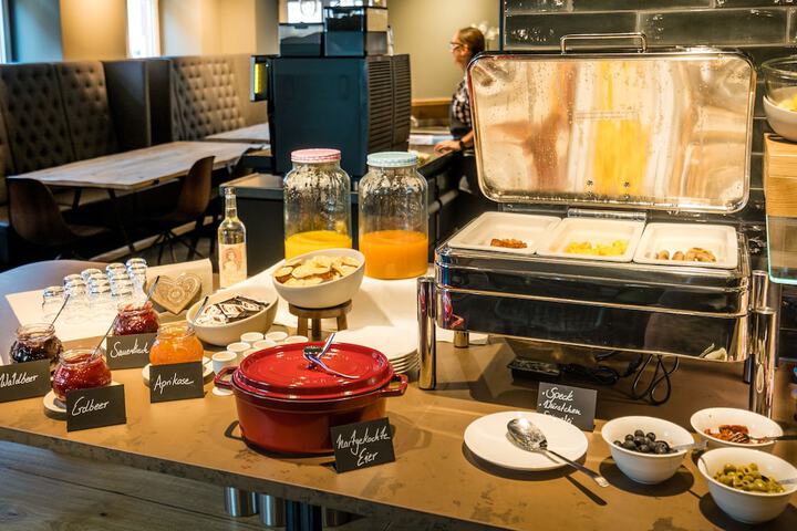 Breakfast/Coffee Service 45 of 53