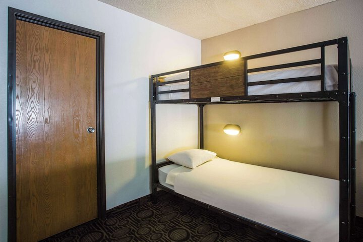 Room 14 of 26