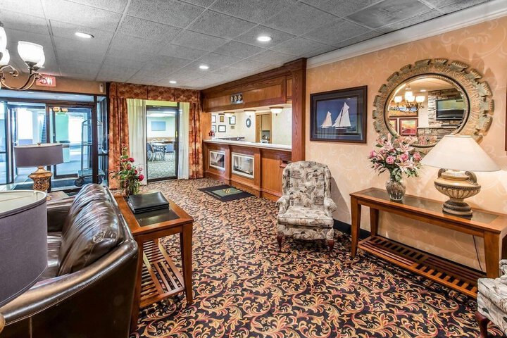 Entrance & Lobby