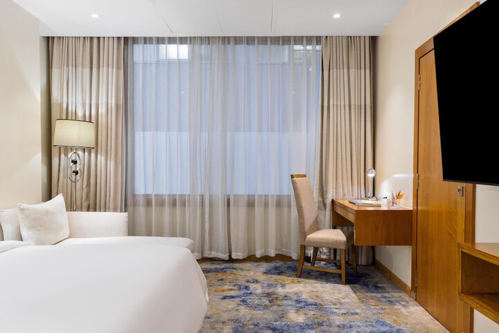 Room 15 of 191