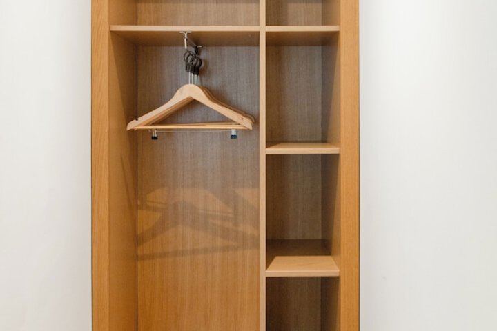 Room 27 of 52
