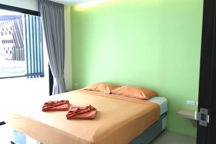 Room 4 of 37