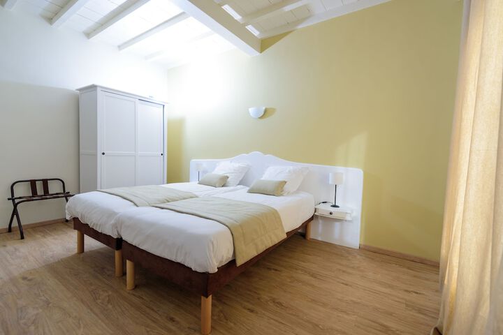 Room 4 of 70