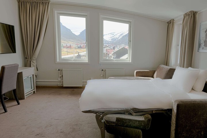 Room 13 of 118
