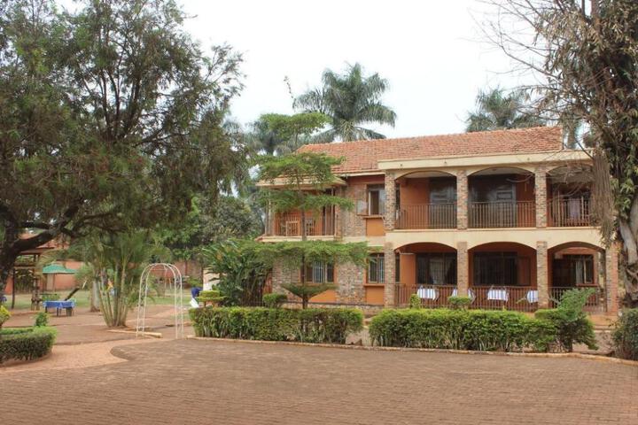 Cool Breeze Hotel Jinja