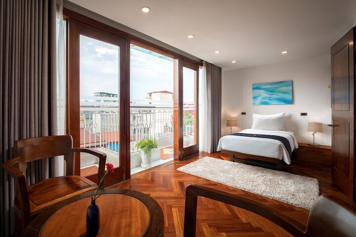 Room 28 of 91