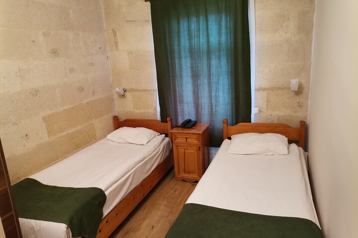 Room 8 of 50