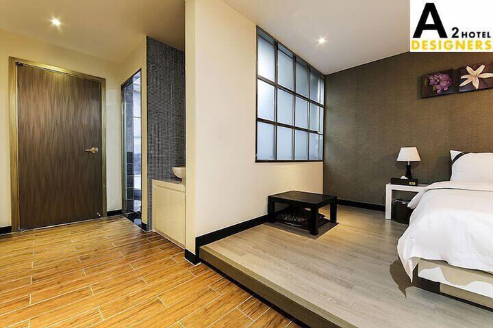 Room 17 of 43